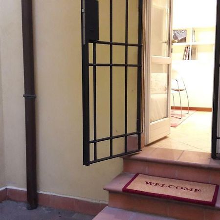 Mini Chic Downtown Apartment Bologna Luaran gambar