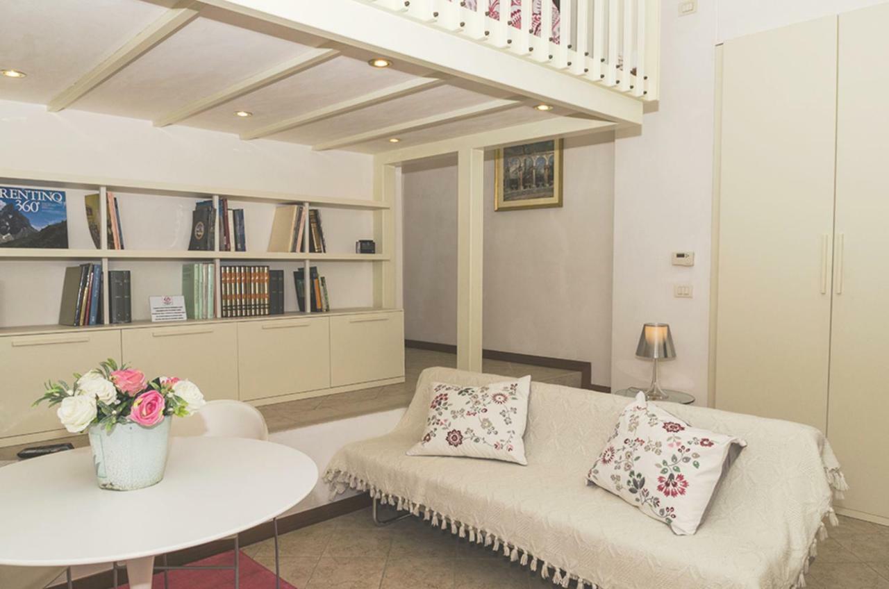 Mini Chic Downtown Apartment Bologna Luaran gambar