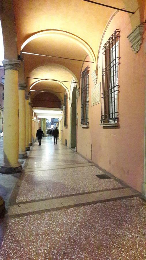 Mini Chic Downtown Apartment Bologna Luaran gambar