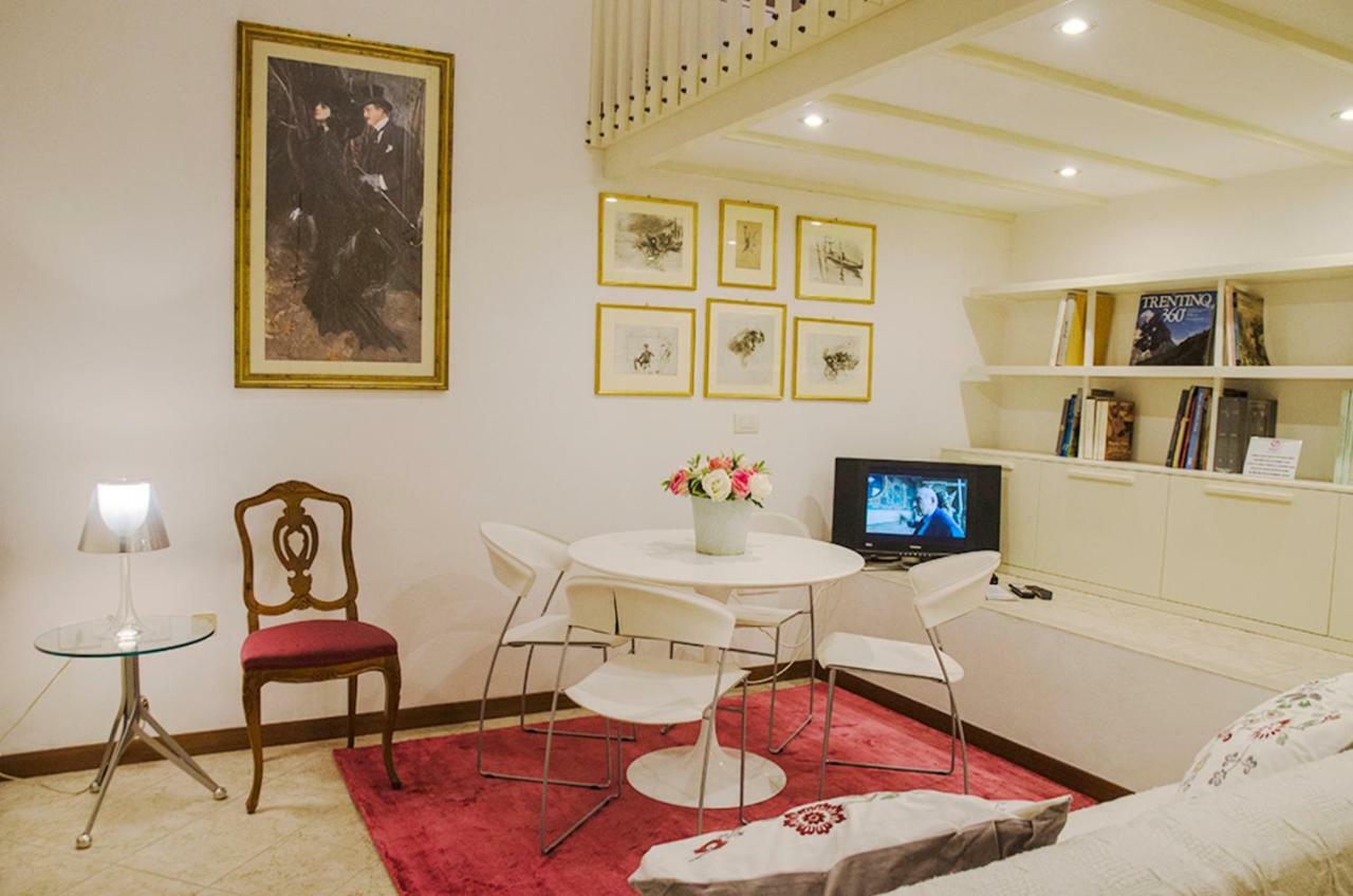 Mini Chic Downtown Apartment Bologna Luaran gambar