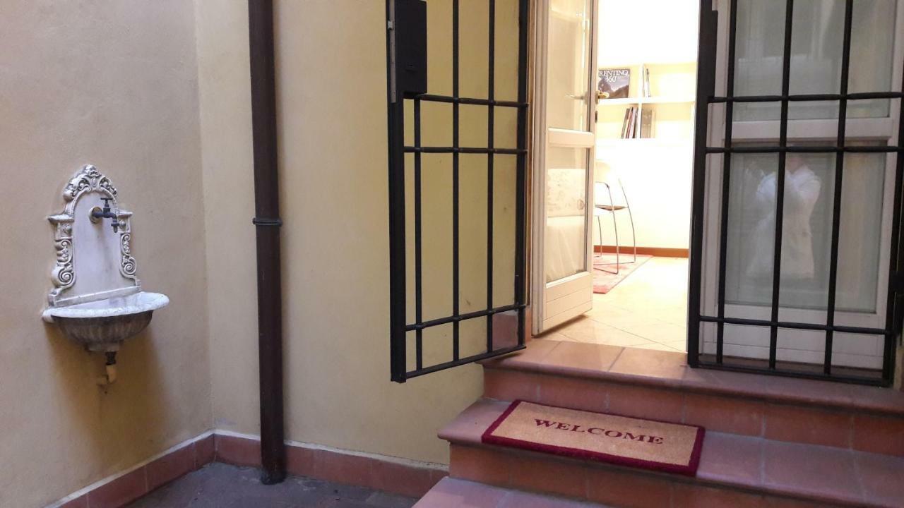 Mini Chic Downtown Apartment Bologna Luaran gambar