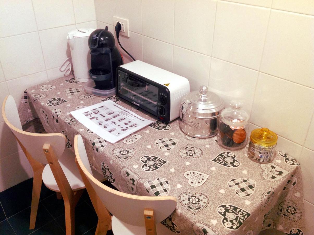 Mini Chic Downtown Apartment Bologna Bilik gambar